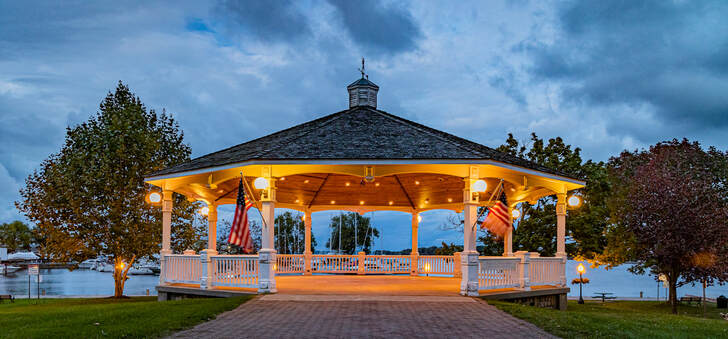 Bandstand Photo by Bori Photography